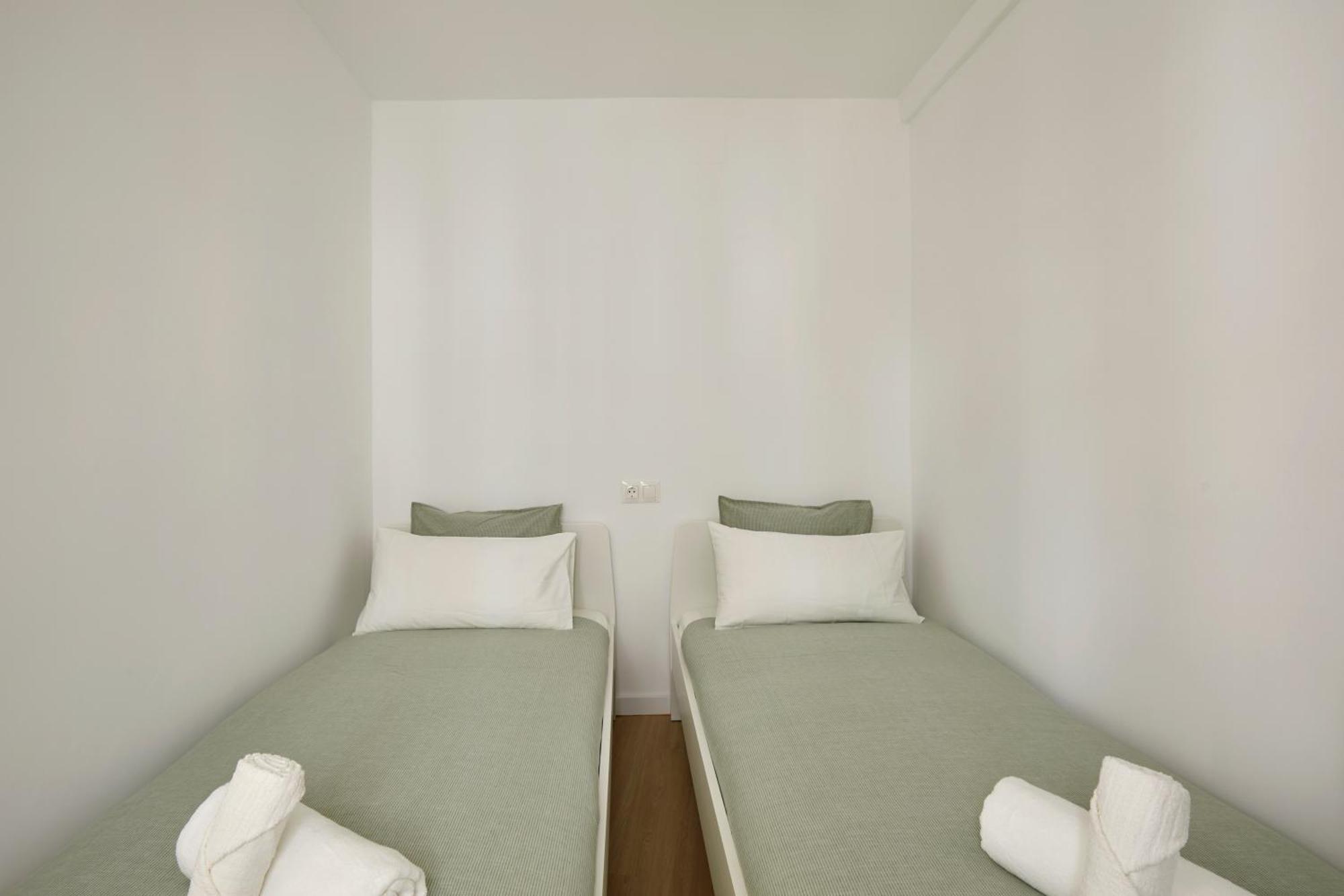 17 Nice Apartment Next To El Molino برشلونة المظهر الخارجي الصورة