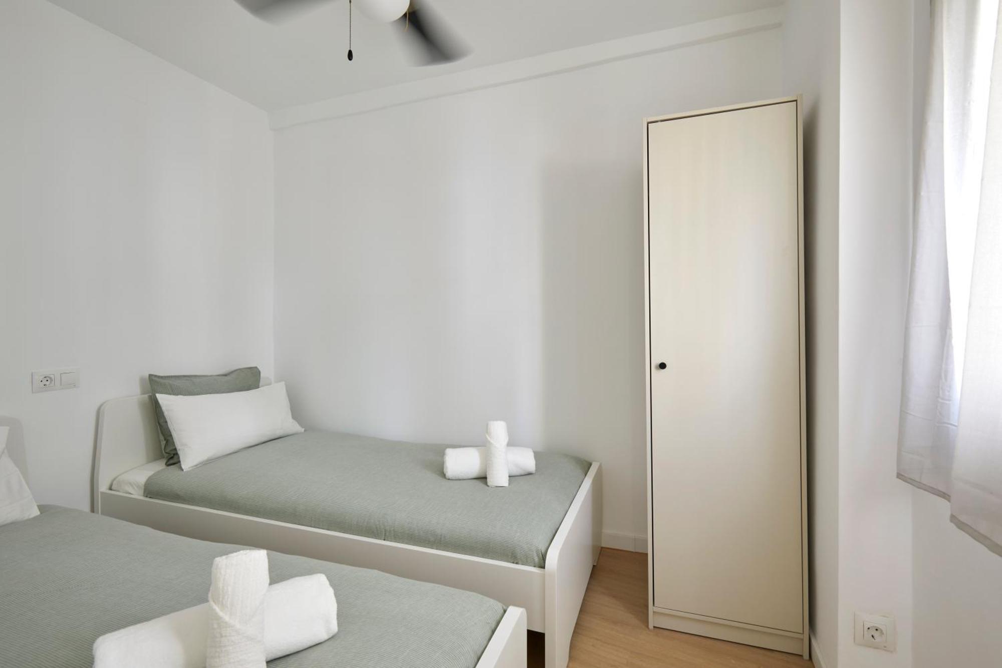 17 Nice Apartment Next To El Molino برشلونة المظهر الخارجي الصورة